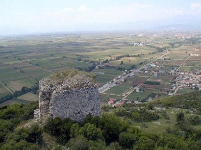 Plaine et acropole de Philippes d‘où Caius assista à ce qu‘il crut sa défaite